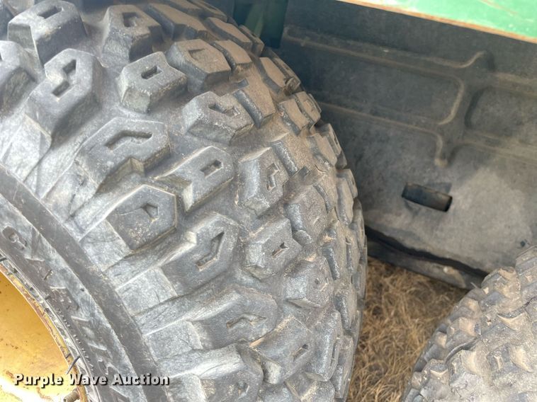 image for item MY9230 1988 John Deere AMT600  utility vehicle