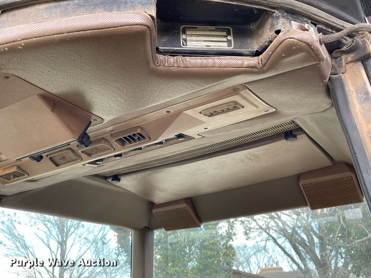 image for item MY9235 1988 John Deere 4650  tractor