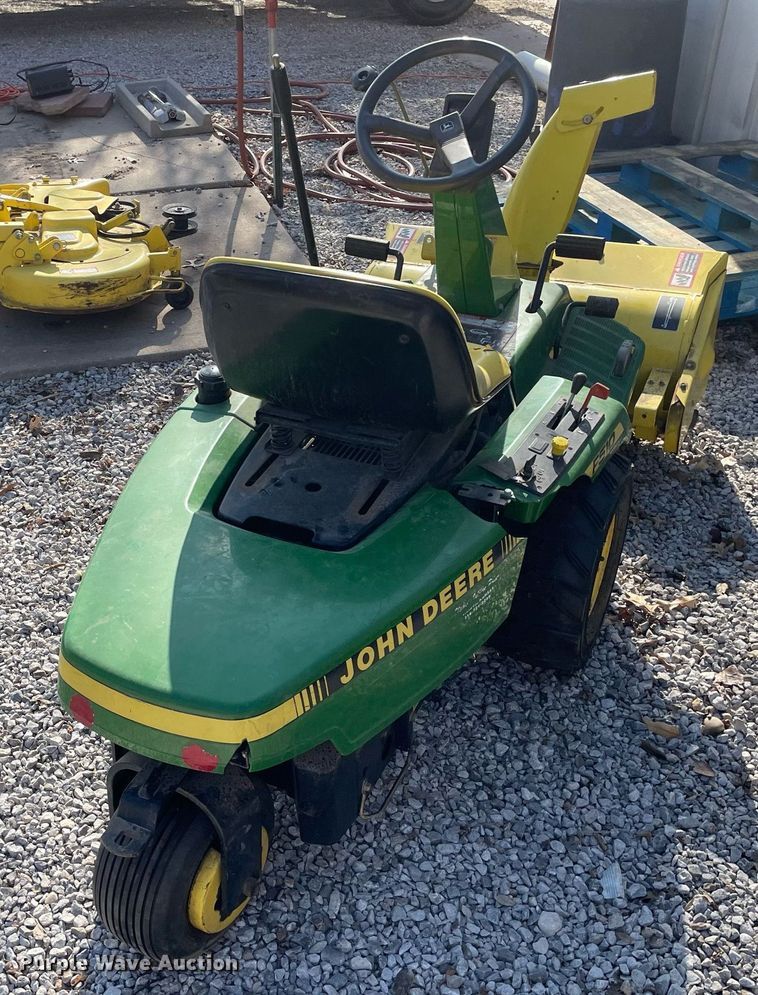 image for item MY9238 John Deere F510  lawn mower
