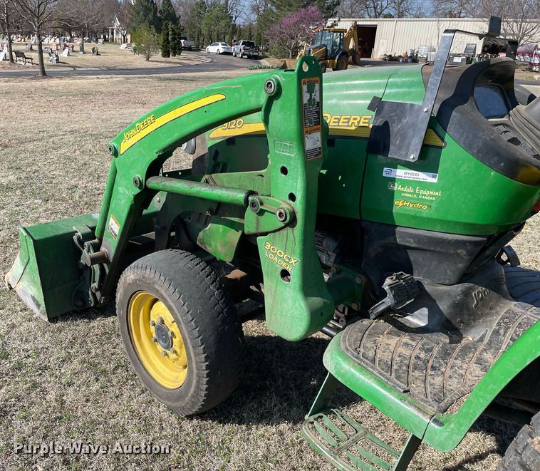 image for item MY9240 2006 John Deere 3120  tractor