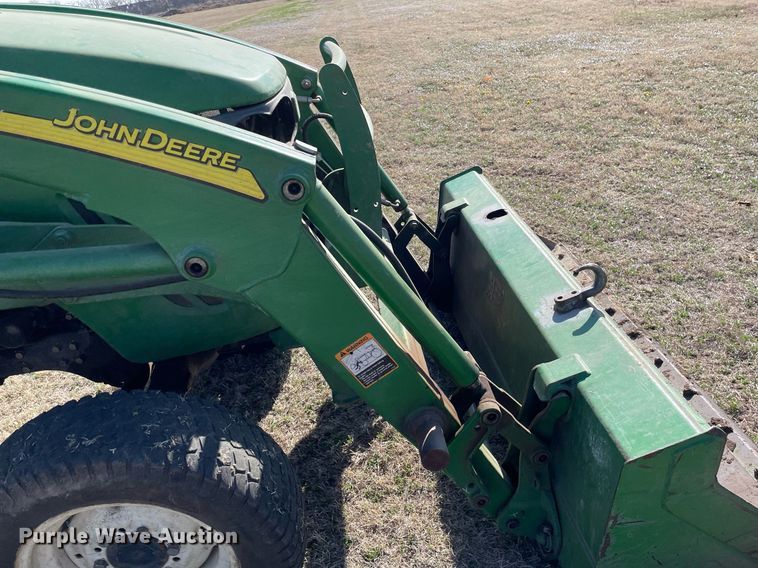 image for item MY9240 2006 John Deere 3120  tractor