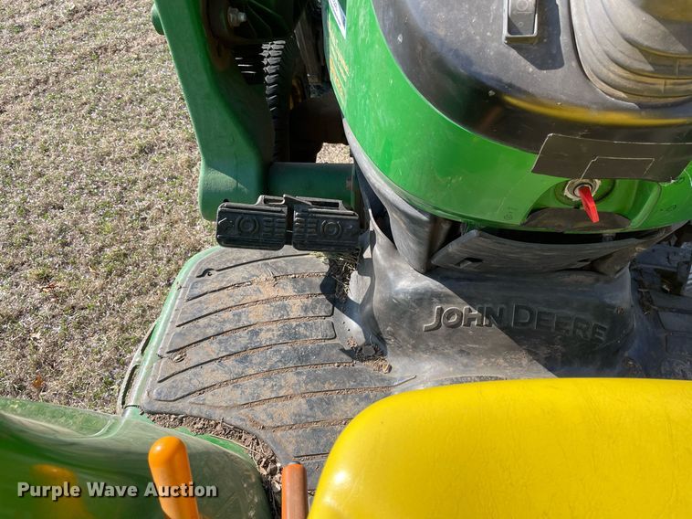 image for item MY9240 2006 John Deere 3120  tractor