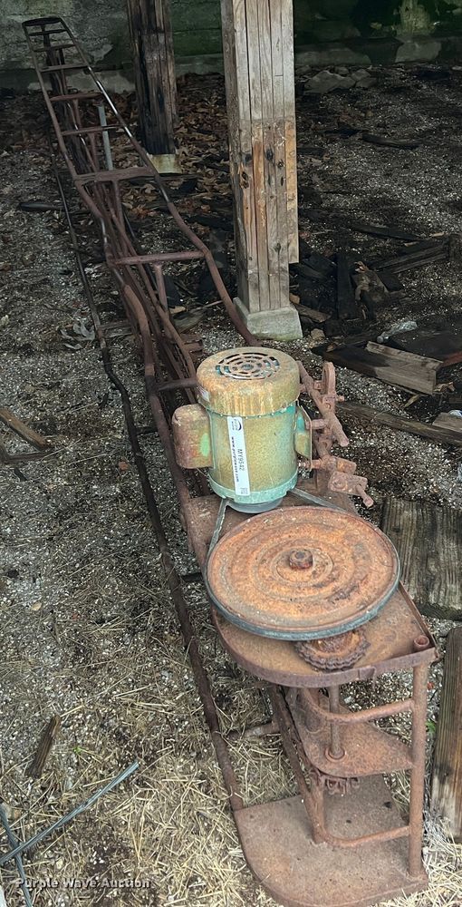 image for item MY9542 Hay bale elevator