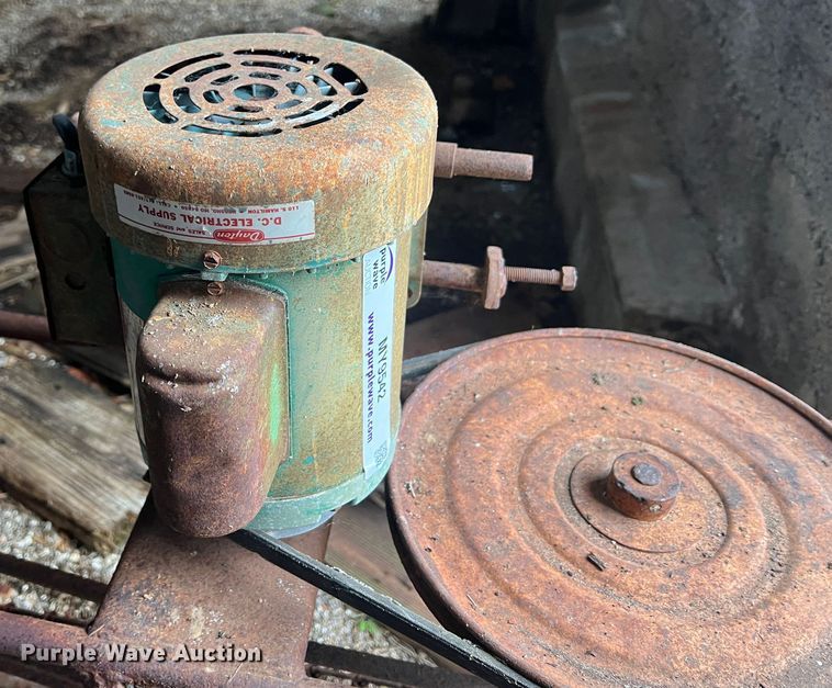 image for item MY9542 Hay bale elevator