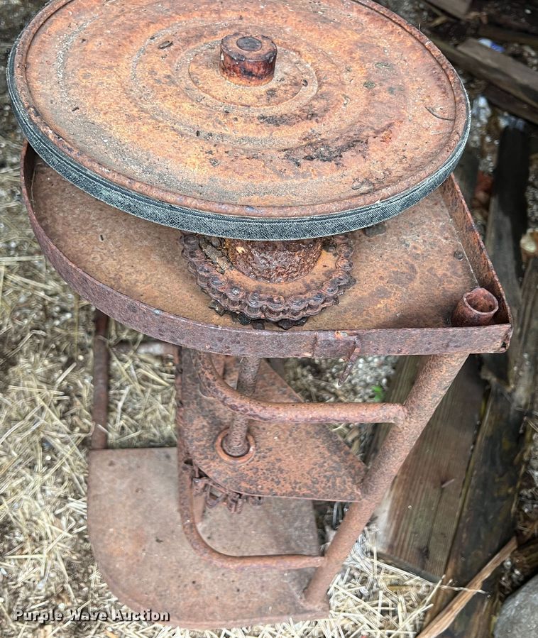 image for item MY9542 Hay bale elevator