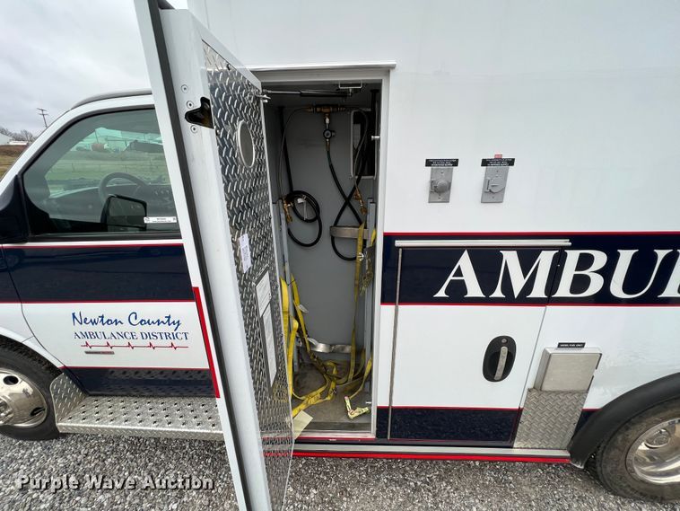 image for item MY9545 2013 Chevrolet Express G3500  ambulance