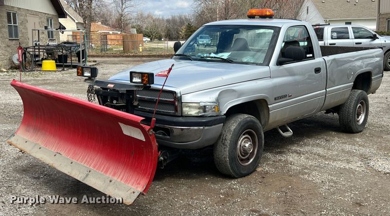 image for item MY9551 2002 Dodge Ram 2500  pickup truck