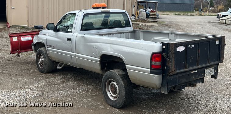 image for item MY9551 2002 Dodge Ram 2500  pickup truck