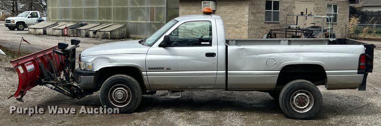 image for item MY9551 2002 Dodge Ram 2500  pickup truck