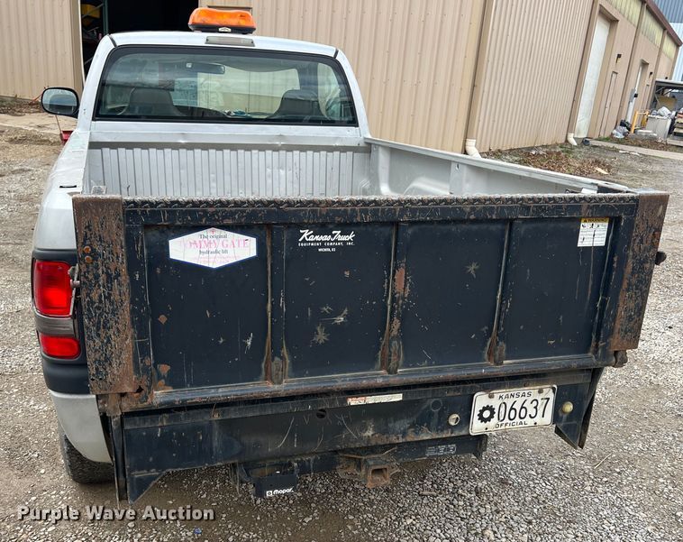 image for item MY9551 2002 Dodge Ram 2500  pickup truck