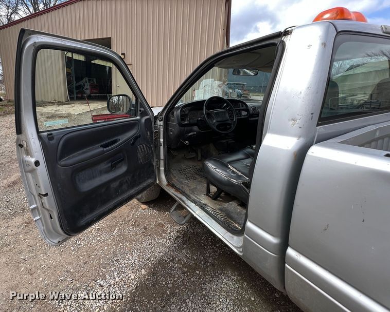 image for item MY9551 2002 Dodge Ram 2500  pickup truck