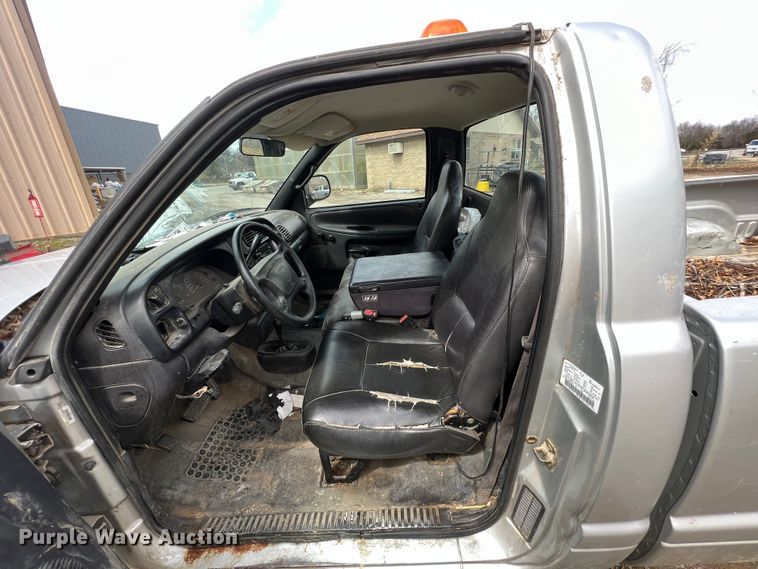 image for item MY9551 2002 Dodge Ram 2500  pickup truck