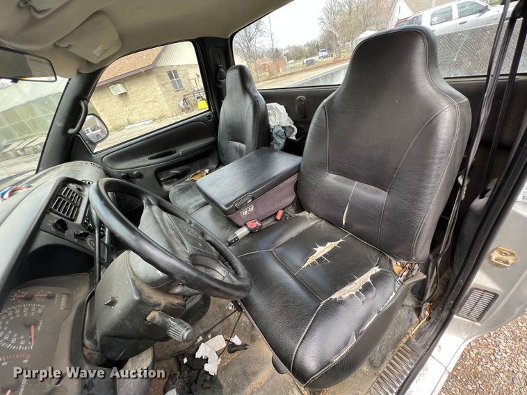 image for item MY9551 2002 Dodge Ram 2500  pickup truck