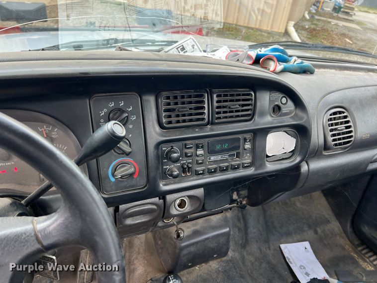 image for item MY9551 2002 Dodge Ram 2500  pickup truck