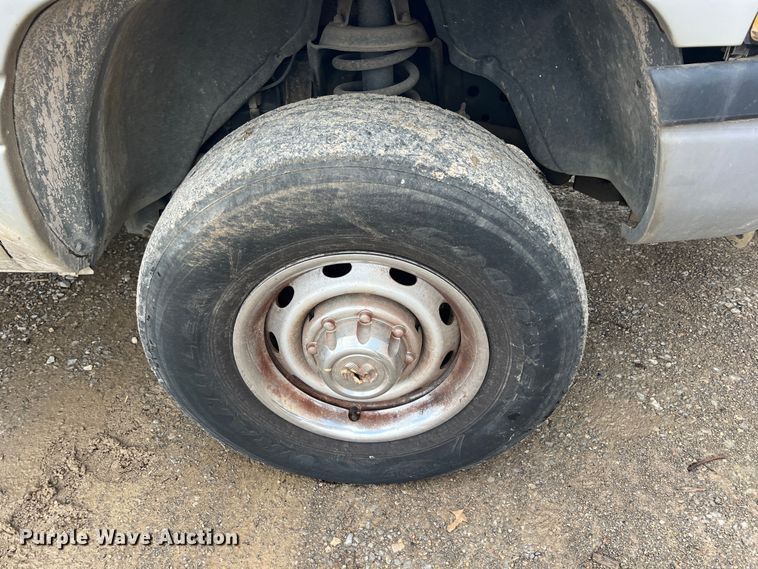 image for item MY9551 2002 Dodge Ram 2500  pickup truck