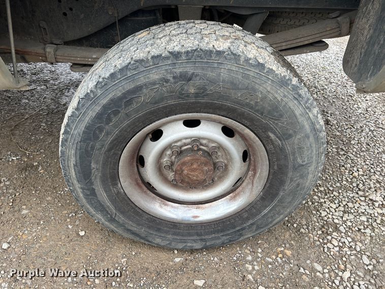 image for item MY9551 2002 Dodge Ram 2500  pickup truck