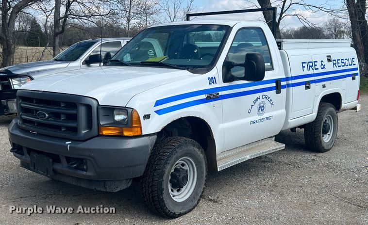 image for item MY9588 2001 Ford F350 Super Duty  utility bed pickup truck