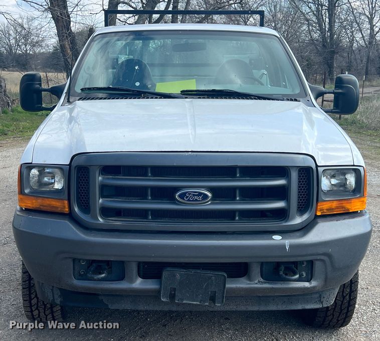 image for item MY9588 2001 Ford F350 Super Duty  utility bed pickup truck