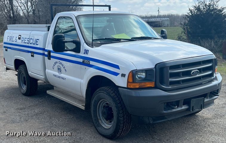 image for item MY9588 2001 Ford F350 Super Duty  utility bed pickup truck