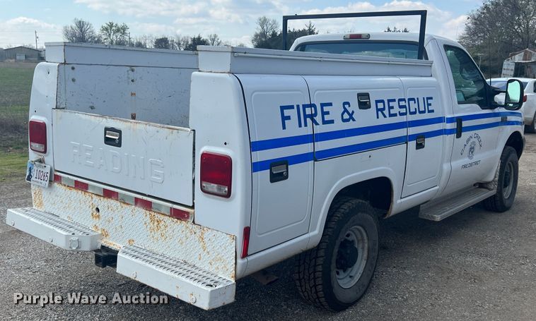 image for item MY9588 2001 Ford F350 Super Duty  utility bed pickup truck