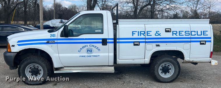 image for item MY9588 2001 Ford F350 Super Duty  utility bed pickup truck