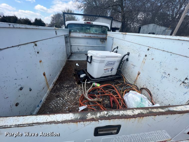 image for item MY9588 2001 Ford F350 Super Duty  utility bed pickup truck