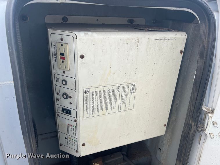 image for item MY9588 2001 Ford F350 Super Duty  utility bed pickup truck