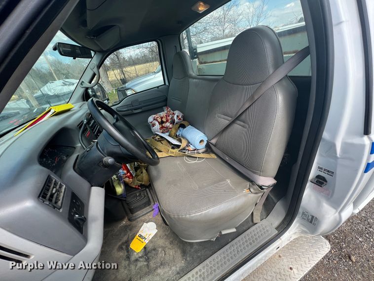 image for item MY9588 2001 Ford F350 Super Duty  utility bed pickup truck