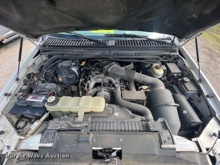 image for item MY9588 2001 Ford F350 Super Duty  utility bed pickup truck