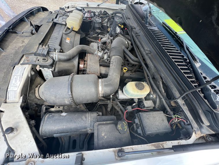 image for item MY9588 2001 Ford F350 Super Duty  utility bed pickup truck