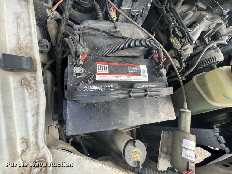 image for item MY9588 2001 Ford F350 Super Duty  utility bed pickup truck