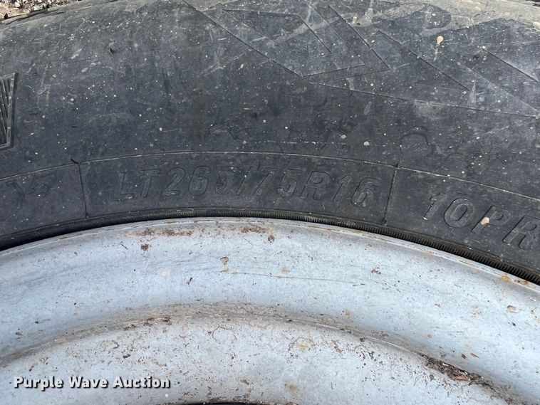 image for item MY9588 2001 Ford F350 Super Duty  utility bed pickup truck