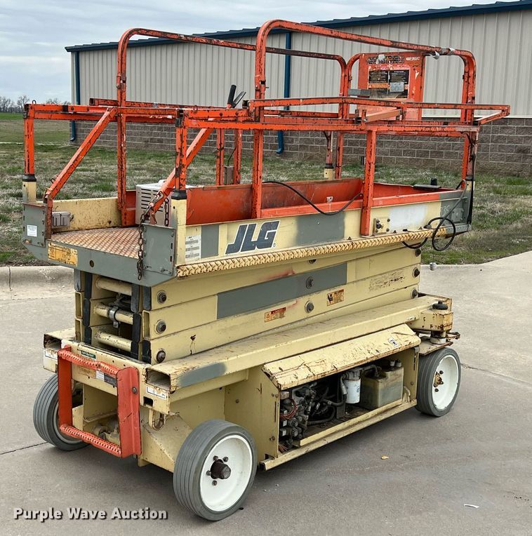 image for item MY9608 1997 JLG 2646  scissor lift