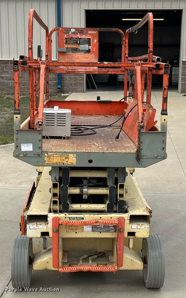 image for item MY9608 1997 JLG 2646  scissor lift