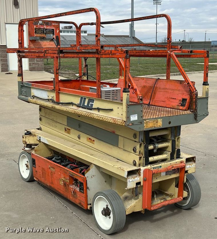 image for item MY9608 1997 JLG 2646  scissor lift