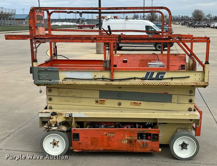 image for item MY9608 1997 JLG 2646  scissor lift