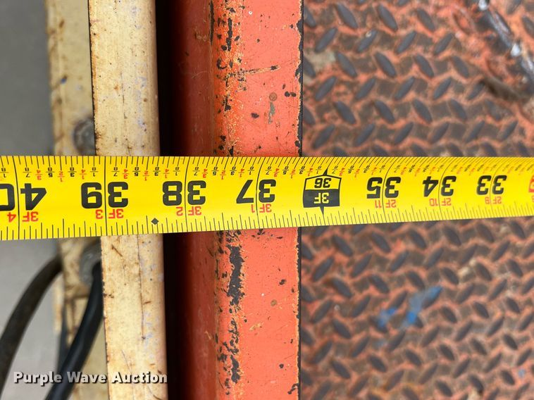 image for item MY9608 1997 JLG 2646  scissor lift