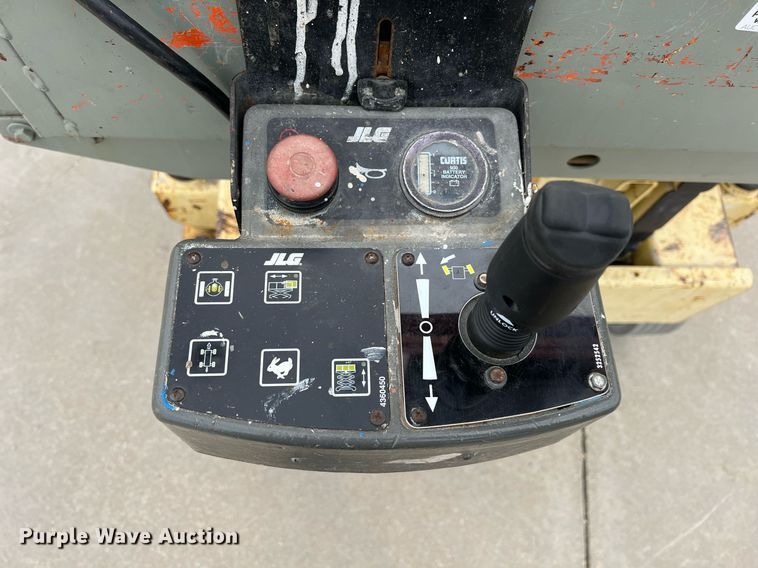 image for item MY9608 1997 JLG 2646  scissor lift