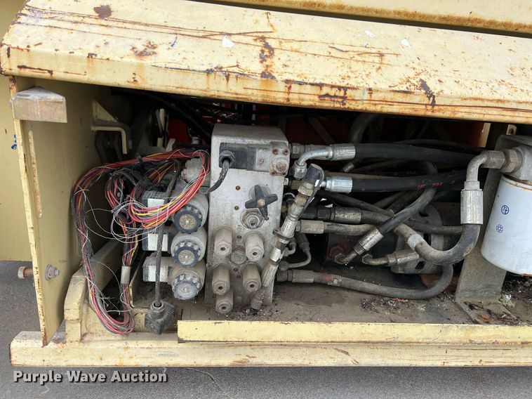 image for item MY9608 1997 JLG 2646  scissor lift