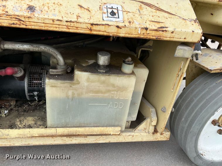 image for item MY9608 1997 JLG 2646  scissor lift