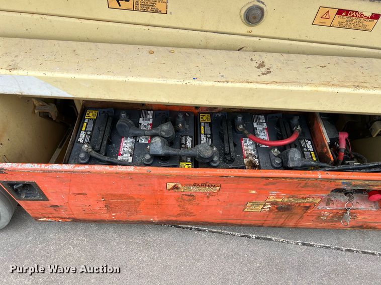 image for item MY9608 1997 JLG 2646  scissor lift