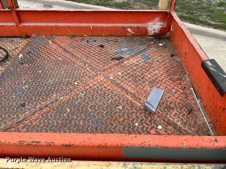 image for item MY9608 1997 JLG 2646  scissor lift