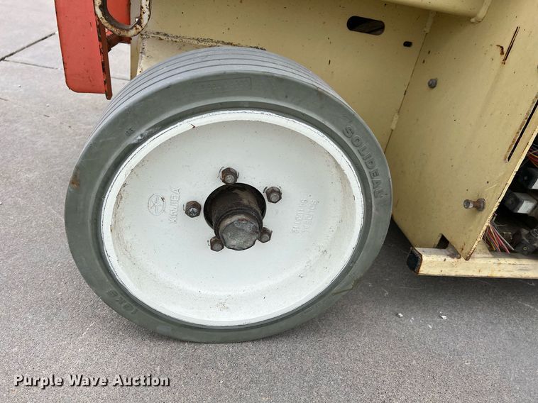 image for item MY9608 1997 JLG 2646  scissor lift