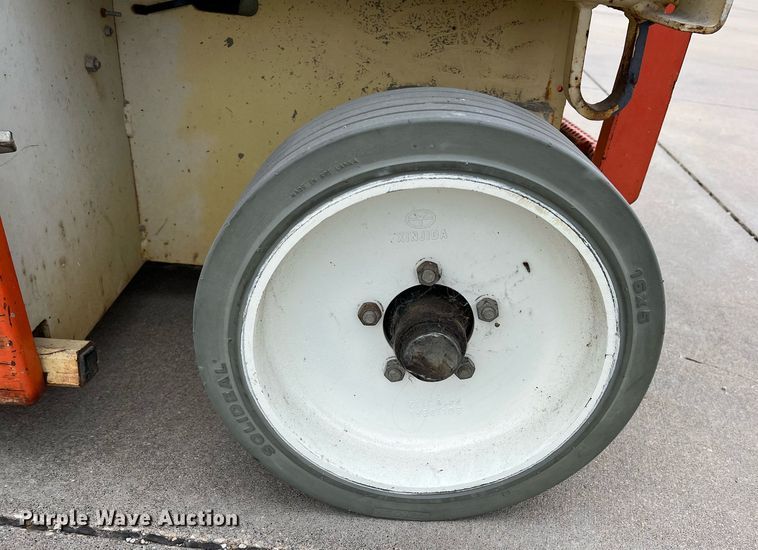 image for item MY9608 1997 JLG 2646  scissor lift