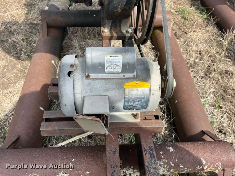 image for item MY9645 (6) pump jacks