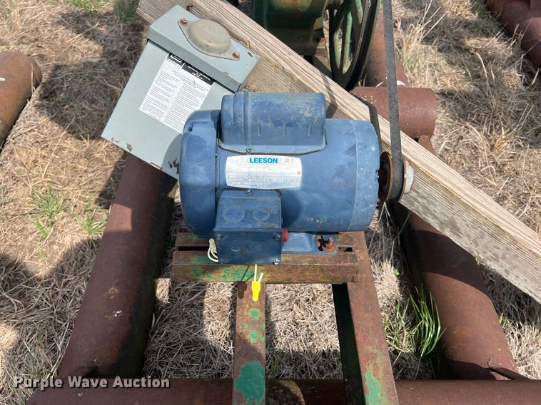 image for item MY9645 (6) pump jacks