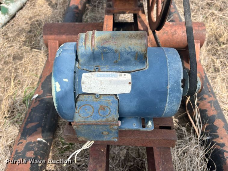 image for item MY9645 (6) pump jacks