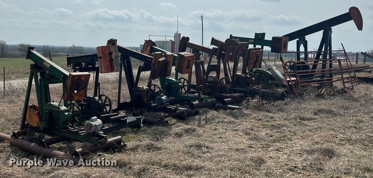 image for item MY9649 (7) pump jacks