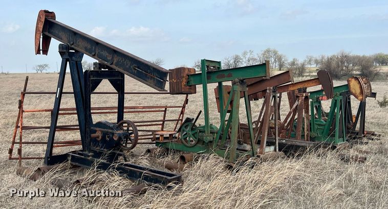 image for item MY9649 (7) pump jacks