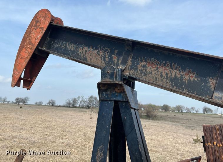 image for item MY9649 (7) pump jacks